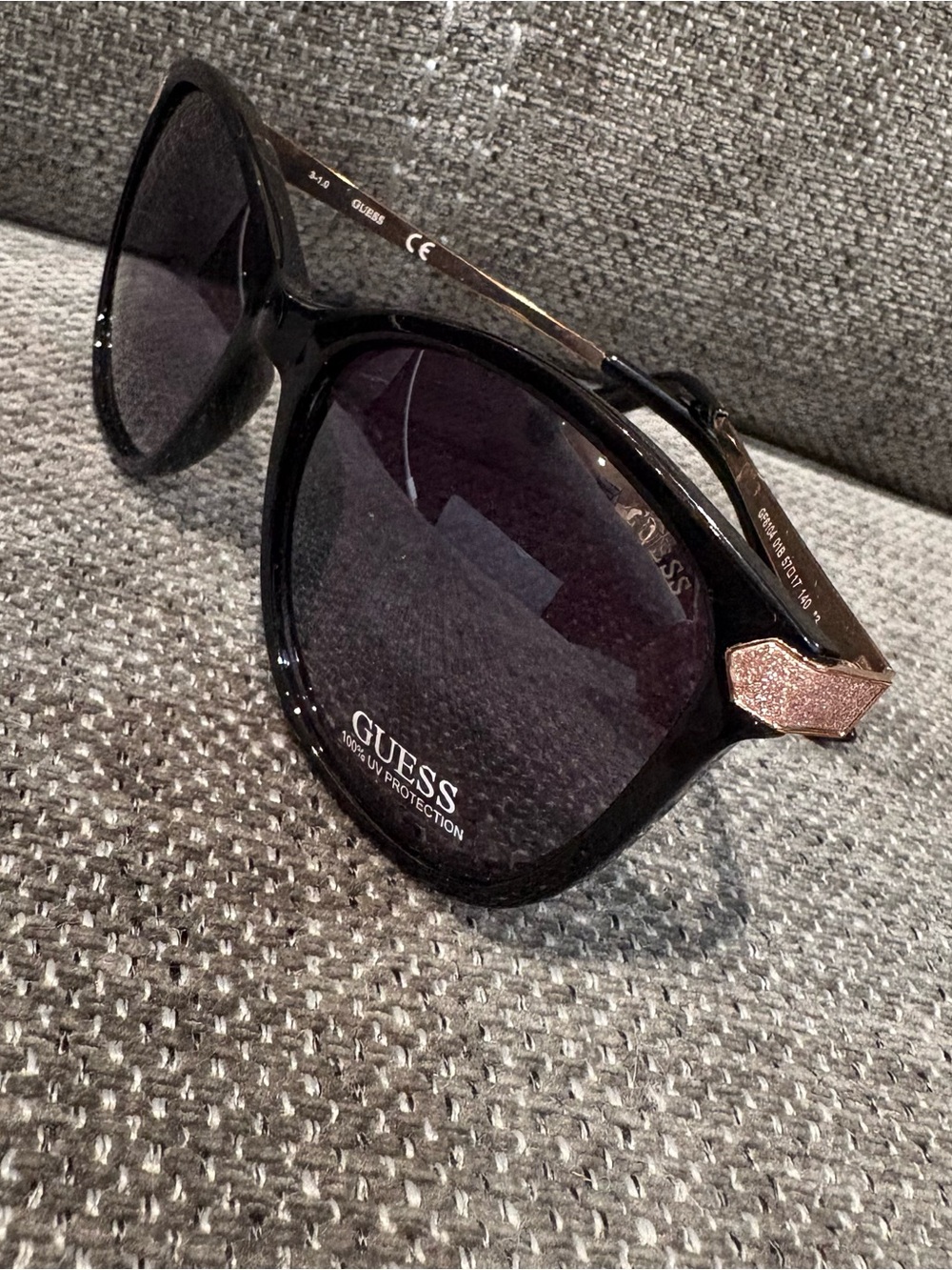 Guess Black Sunglasses with Rose Gold Sparkle Detail NEVER WORN